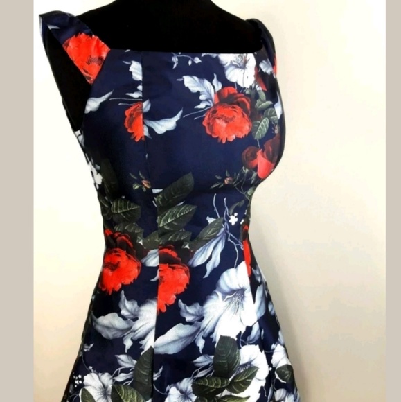 Chi Chi London Dresses & Skirts - Chi Chi London Beautiful Gorgeous Floral Dress